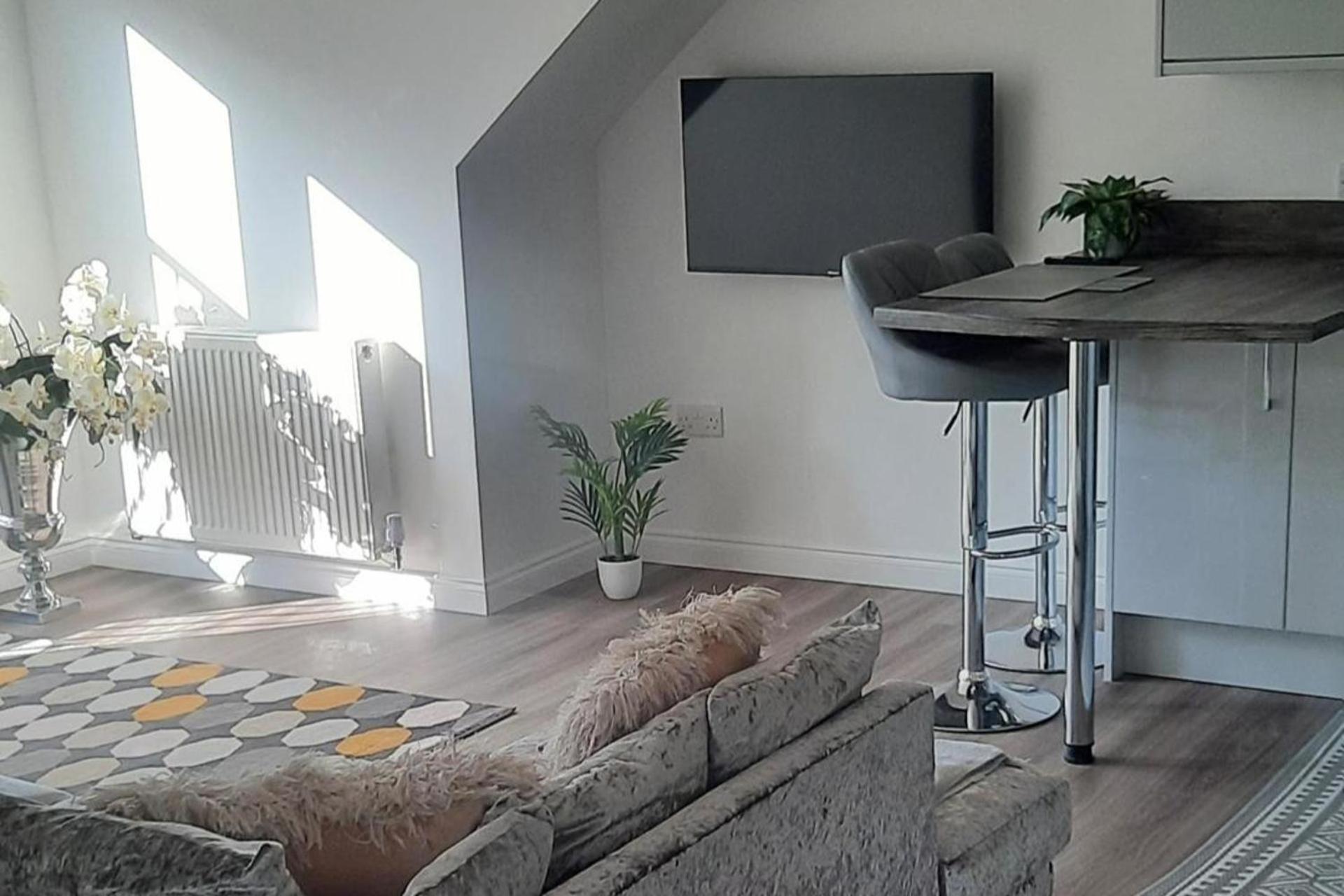 Lanarkshire Apartment- Views- Sleeps 4- Balcony Larkhall  Eksteriør billede